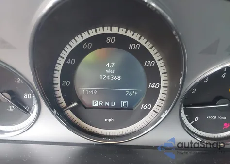 2011 Mercedes-Benz C 300 Sport 4Matic z USA, uszkodzony, nr VIN WDDGF8BB7BF652338